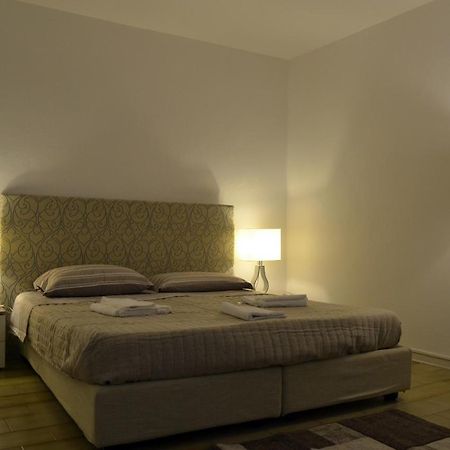 Gabrielli Rooms Et Apartments Sant Antonio Alloggio 4 M0230914084 Verona Exterior foto