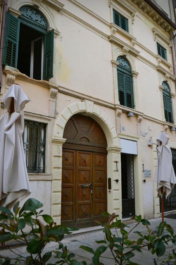 Gabrielli Rooms Et Apartments Sant Antonio Alloggio 4 M0230914084 Verona Exterior foto