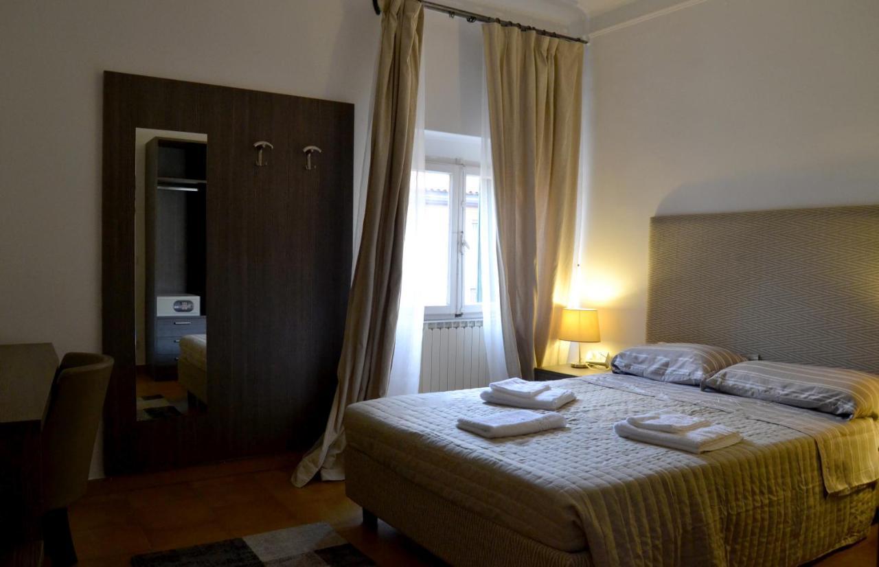 Gabrielli Rooms Et Apartments Sant Antonio Alloggio 4 M0230914084 Verona Exterior foto